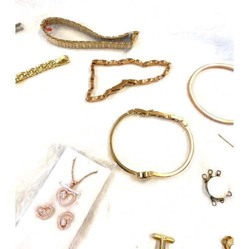 471 - Large selection of costume jewellery etc