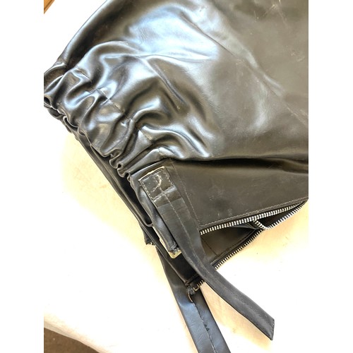 87 - Pair of mens leather biker trousers size 29