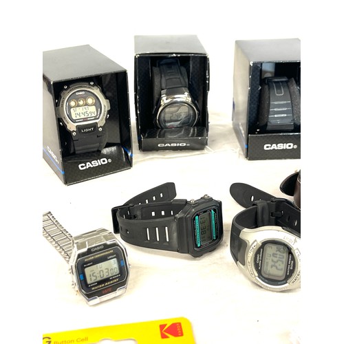 550 - Selection of new in boxes mens Casio wristwatches x 5, 5 loose, all untested includes paperwork / sp... 