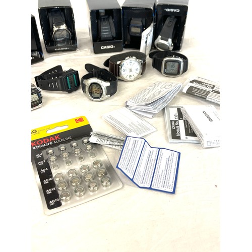 550 - Selection of new in boxes mens Casio wristwatches x 5, 5 loose, all untested includes paperwork / sp... 