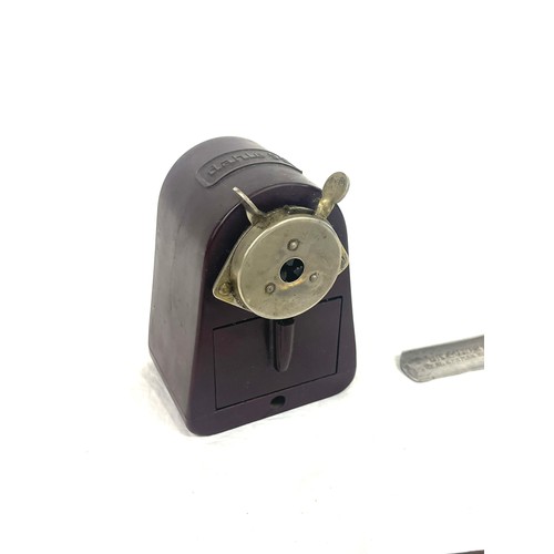 523 - Vintage Dahle 55 Bakelite pencil sharpener, Taylors 1000 cut throat