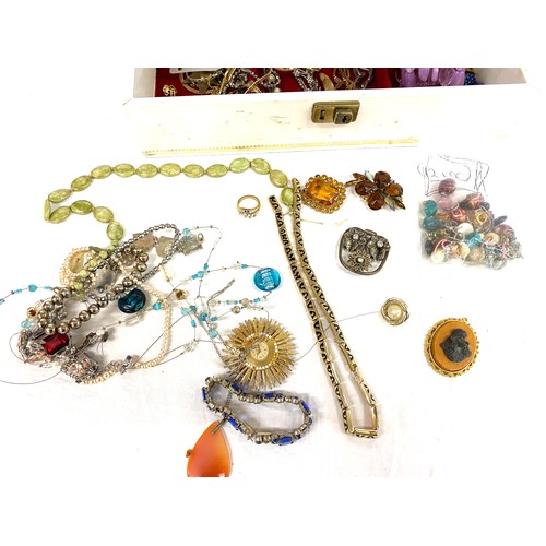 522 - Large selection of assorted costume jewellery in case