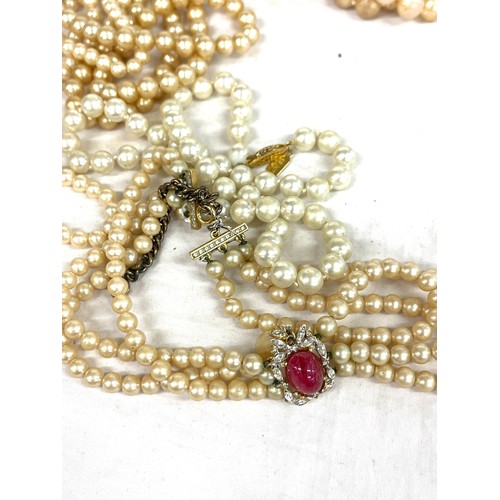 567 - Selection vintage ladies pearls to include a necklace with 9ct gold clasp