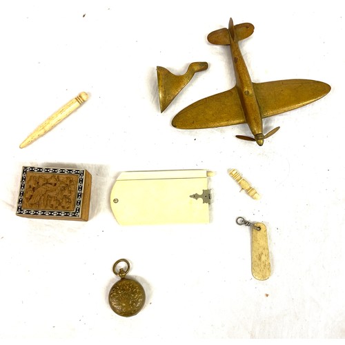 516 - WW2 trench art brass Spitfire plane, Victorian aide memoir, Sovereign case etc