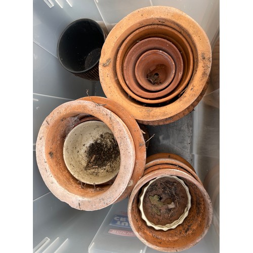 100P - Selection of 13 terracotta plant pots, various sizes