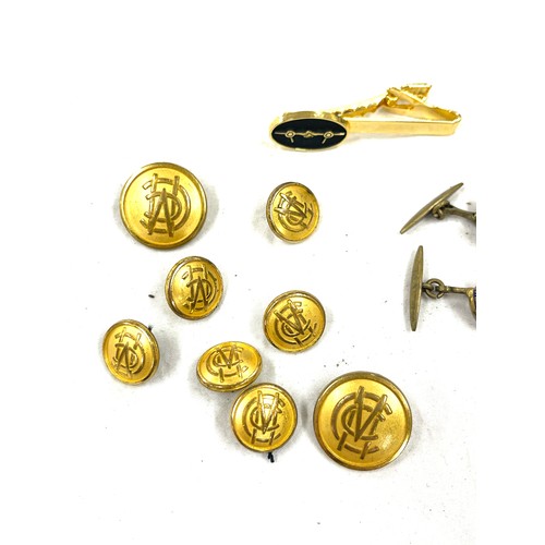 532 - Selection of collectable pieces to include Police badge, police cufflinks , buttons etc