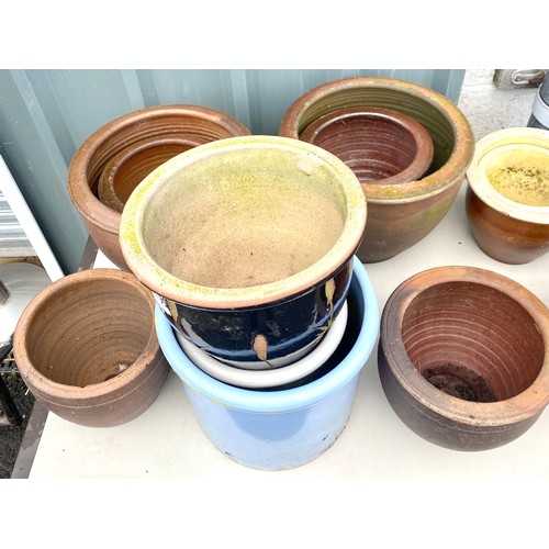 101G - Selection of glazed garden pots, various sizes