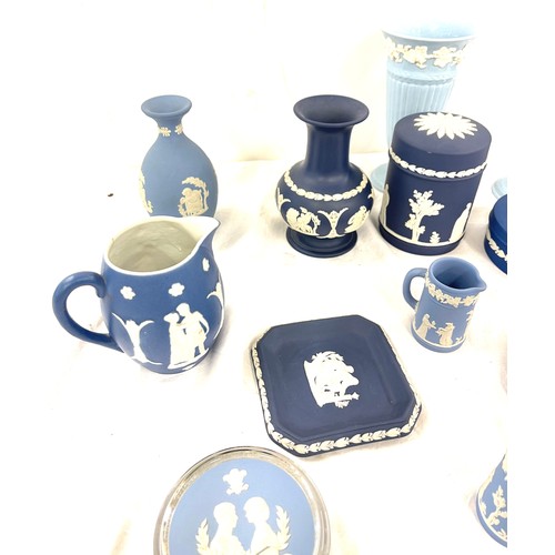 90 - Large selection of Wedgwood Jasperware etc