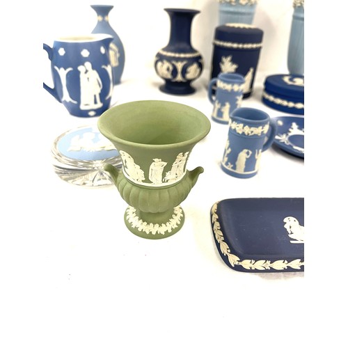 90 - Large selection of Wedgwood Jasperware etc