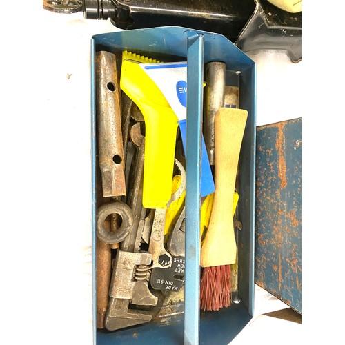186 - Selection of tools to include spanner, grips, car jacks etc