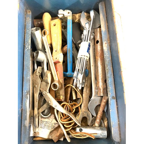 186 - Selection of tools to include spanner, grips, car jacks etc