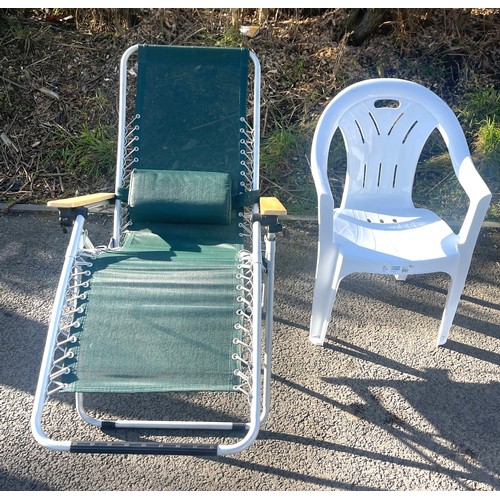 100X - Collapsable garden lounger, 2 plastic chairs