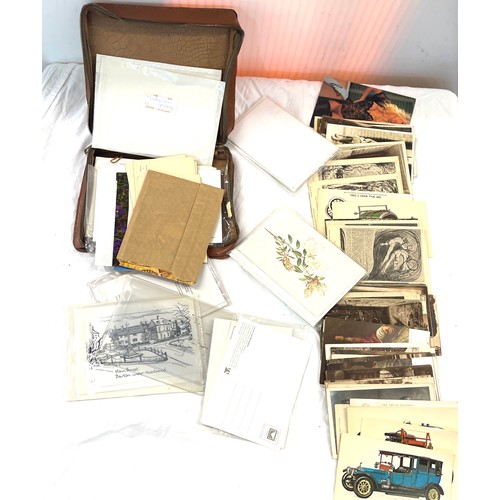34 - Selection of vintage and later postcards