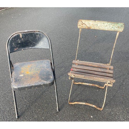 100Y - 2 Retro folding chairs