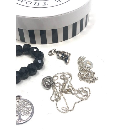 375 - 5 thomas sabo silver charms etc