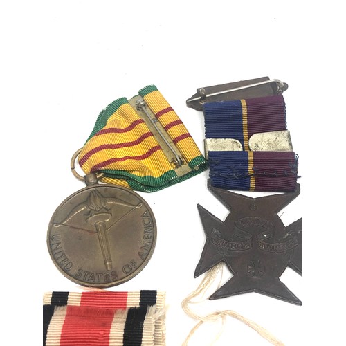 431 - 6 medals includes gv police medal to eric beevers etc