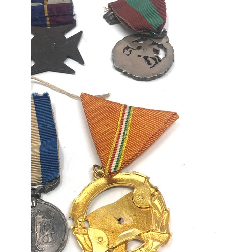 431 - 6 medals includes gv police medal to eric beevers etc