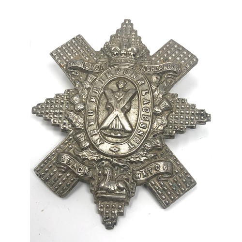 422 - 4 victorian military badges