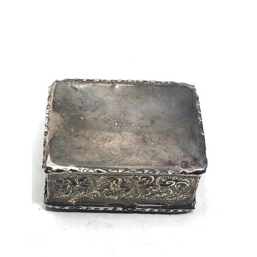 77 - Small Victorian silver box measures approx 6.5cm by 4.8cm by 3.4cm high