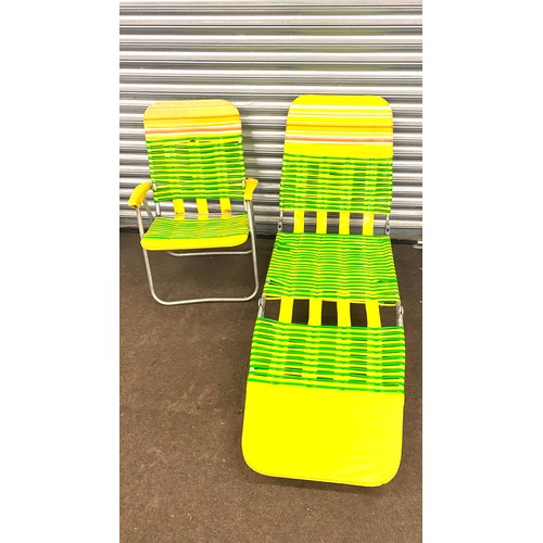 528 - Vintage sun lounger and folding deck chair