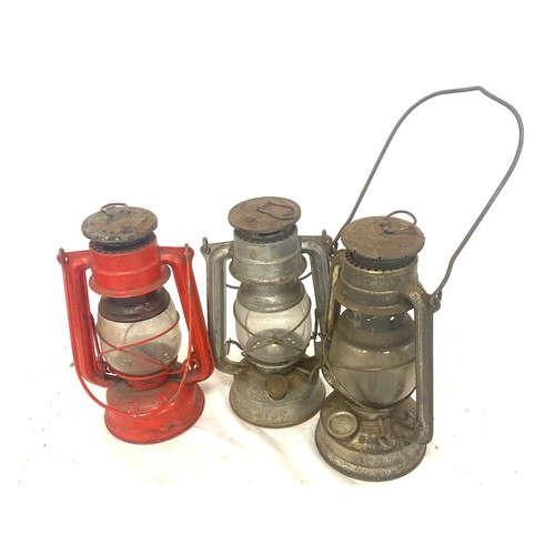 73 - 3 Vintage tilly lamps