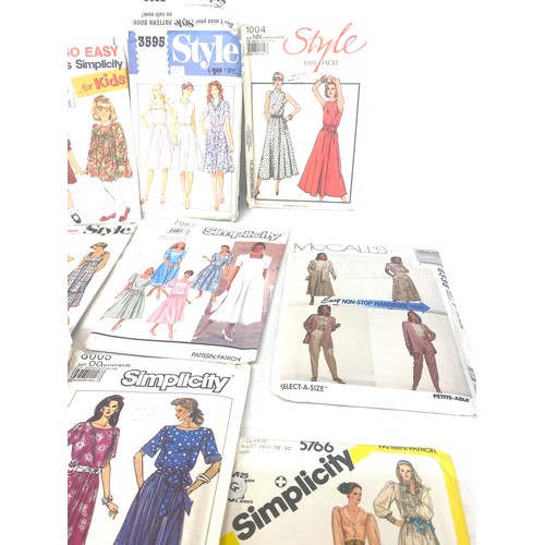 50 - Selection of vintage dress makers sewing/ knitting patterns