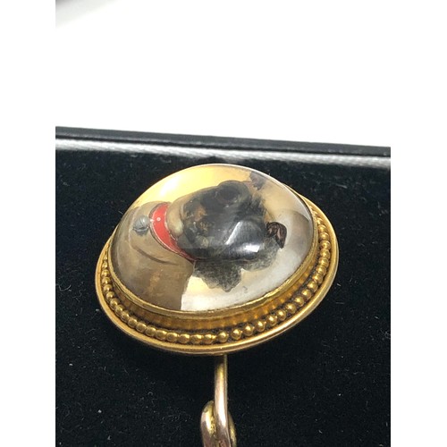 123 - An antique 18ct gold essex crystal brooch of a pug. 
 measures approx 32mm wide and  21 mm overall  ... 