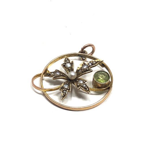 178 - Antique 9 carat gold peridot & pearl Edwardian / Art Nouveau pendant measures approx 25 mm diameter ... 