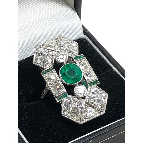 113 - Fine  Art Deco platinum diamond & emerald ring, set with a stunning array of sparkling white old &  ... 