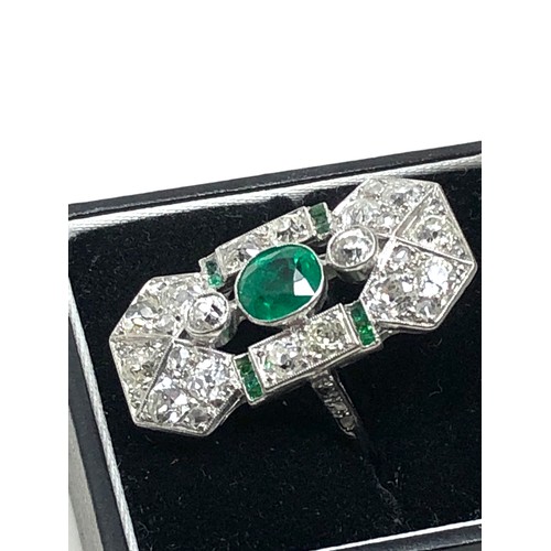 113 - Fine  Art Deco platinum diamond & emerald ring, set with a stunning array of sparkling white old &  ... 