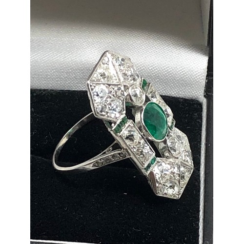 113 - Fine  Art Deco platinum diamond & emerald ring, set with a stunning array of sparkling white old &  ... 