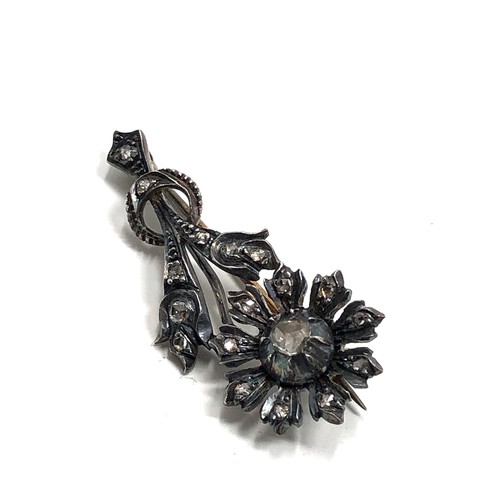 187 - Antique silver & gold back rose diamond brooch measures approx 3.9cm