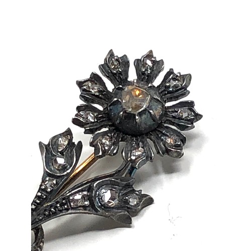 187 - Antique silver & gold back rose diamond brooch measures approx 3.9cm