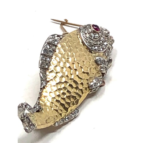 91 - Fine Antique gold & diamond fish brooch with ruby eye measures approx 4.1cm wide weight 15.2g