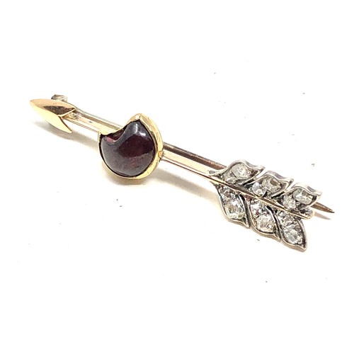 171 - Fine antique rose diamond & garnet crescent arrow brooch measures approx 4.6cm wide