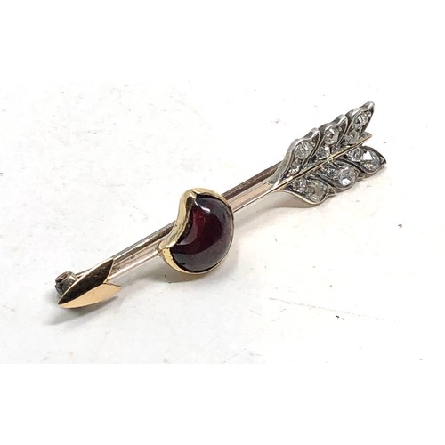 171 - Fine antique rose diamond & garnet crescent arrow brooch measures approx 4.6cm wide