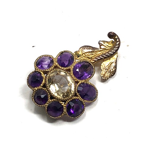 173 - c1820 Antique gold citrine & amethyst brooch measures approx 2.5cm wide