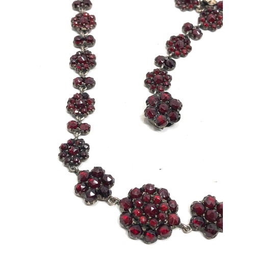 118 - Antique victorian bohemian garnet necklace