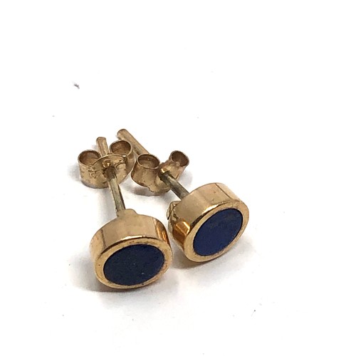 86 - 3 x 9ct gold vintage gemstone paired stud earrings & pendant inc. Lapis lazuli, onyx and opal (1.8g)