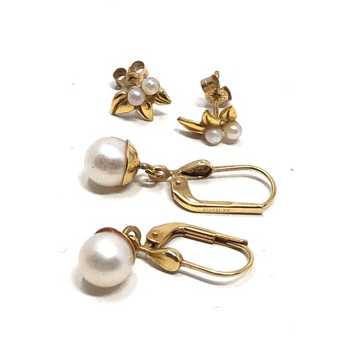 82 - 2 x 9ct gold vintage pearl paired earrings  (2.2g)