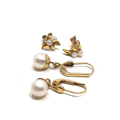 82 - 2 x 9ct gold vintage pearl paired earrings  (2.2g)