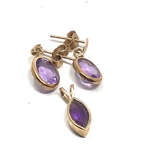 83 - 2 x 9ct gold vintage amethyst paired drop earrings & pendant (1.2g)