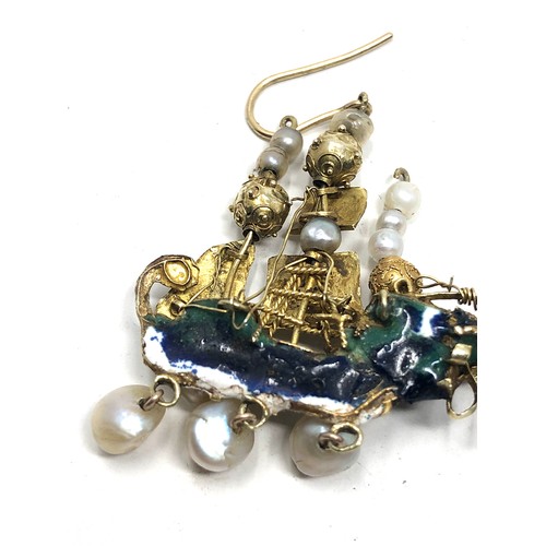 128 - Fine rare 1600s renaissance galleon earrings A pair of early antique solid gold earrings, modelled a... 
