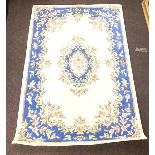 574 - Trago The royal duck collection Lounge rug measures approx 72