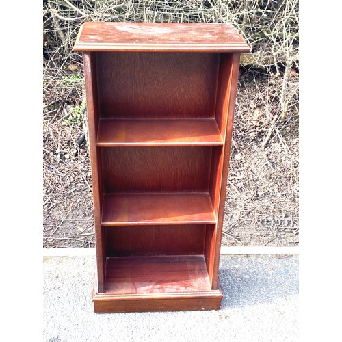 512 - Mahogany narrow bookcase, approximate measurements: Height 32 inches, Width 15.5 inches, Depth 8 inc... 