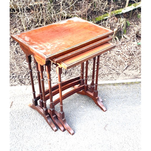 511 - Mahogany nest of 3 tables, good overall condition, measurements of largest table: Height 22 inches, ... 