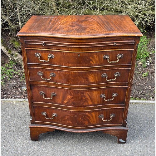 550 - Mahogany bow front chest, approximate measurements: Height 31.5 inches, Width 27 inches, Depth 19 in... 