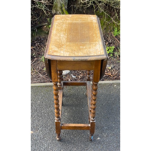 520 - Small oak barley twist gateleg table, approximate measurements: Height 75cm, Width 60cm, Depth 31 cm