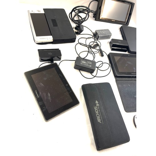 63 - Selection of Blackberries with chargers to include  AV700, working order