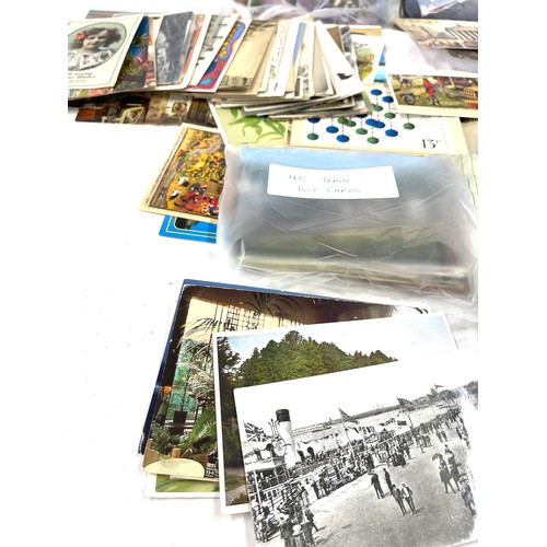 60 - Selection of assorted post cards